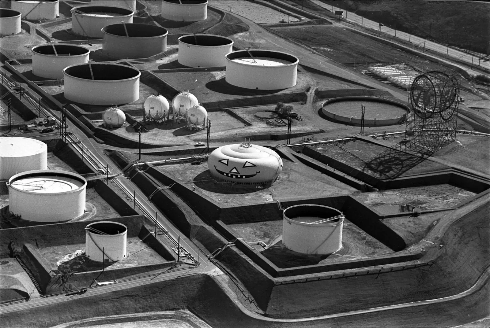 Aerial view of tanks at the Union Oil refinery in Wilmington, Los Angeles